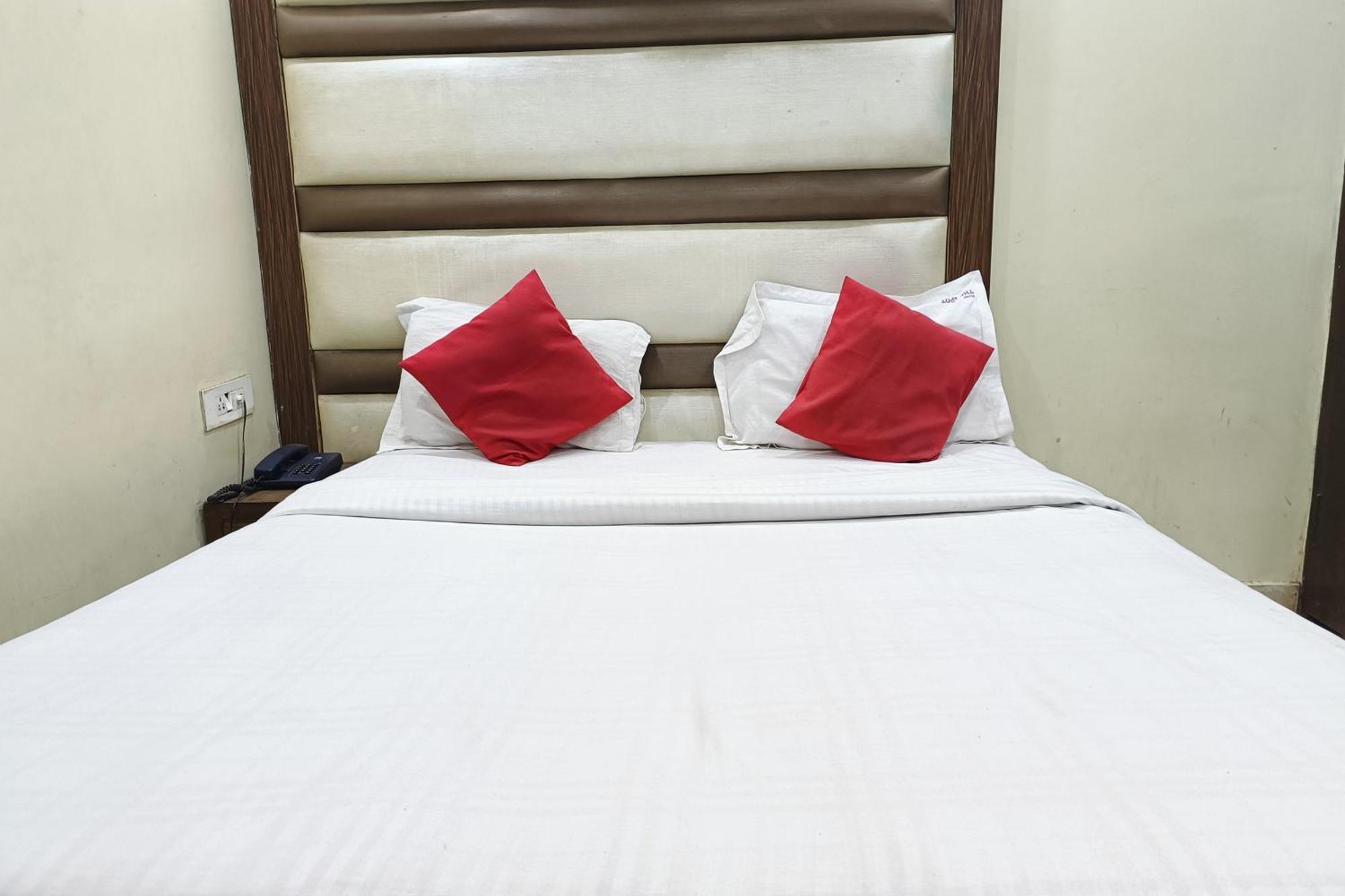 Spot Inn Hostel New Delhi Luaran gambar