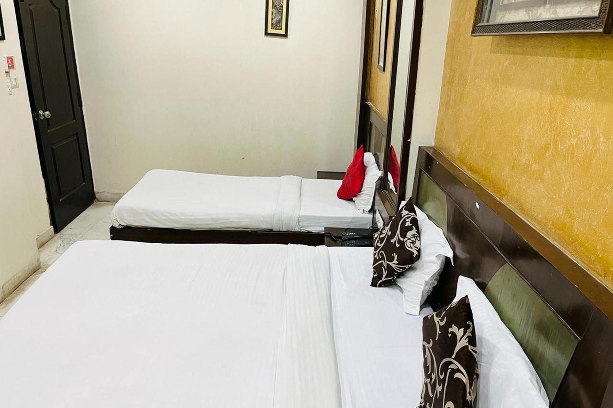 Spot Inn Hostel New Delhi Luaran gambar
