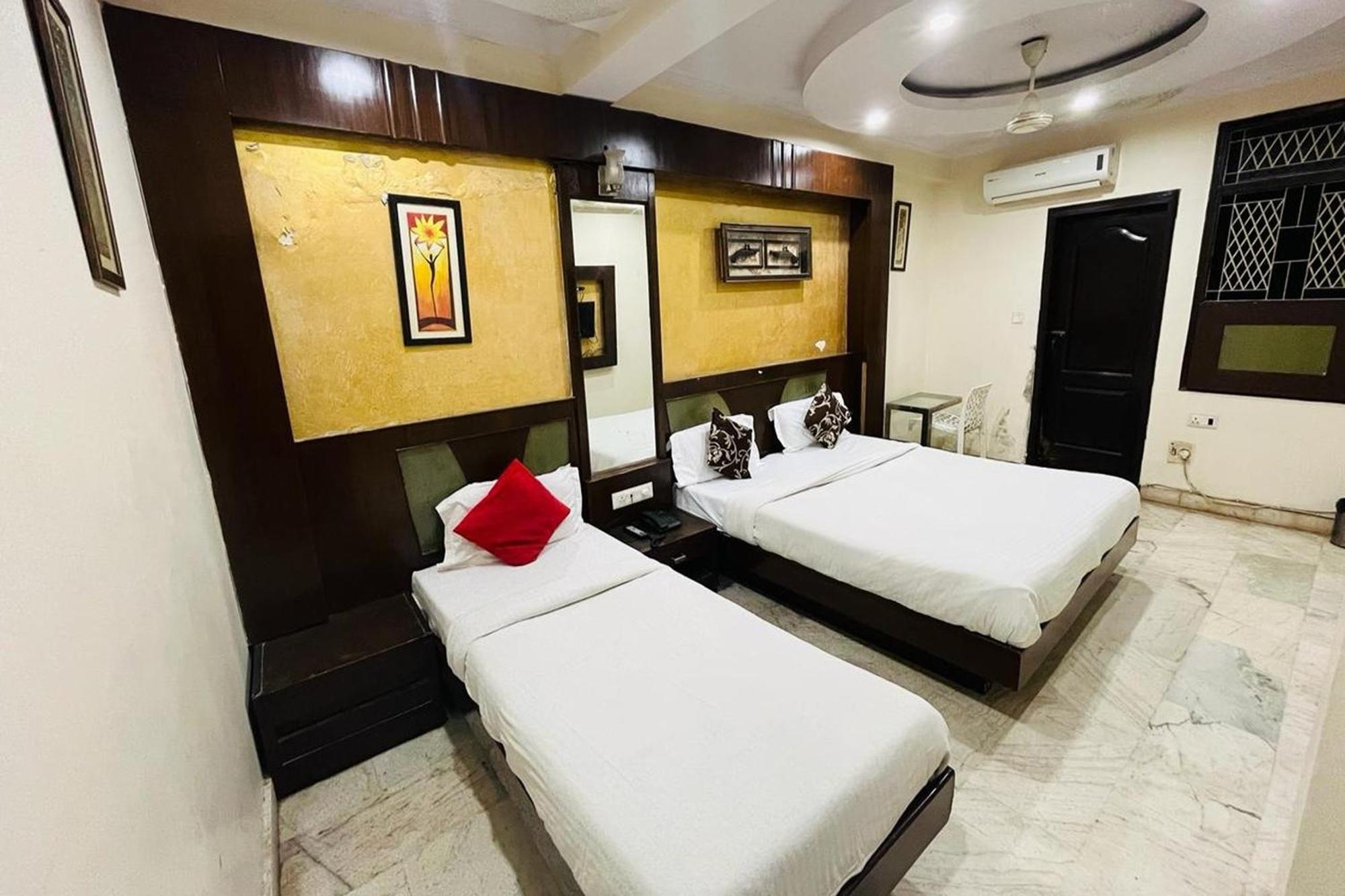 Spot Inn Hostel New Delhi Luaran gambar