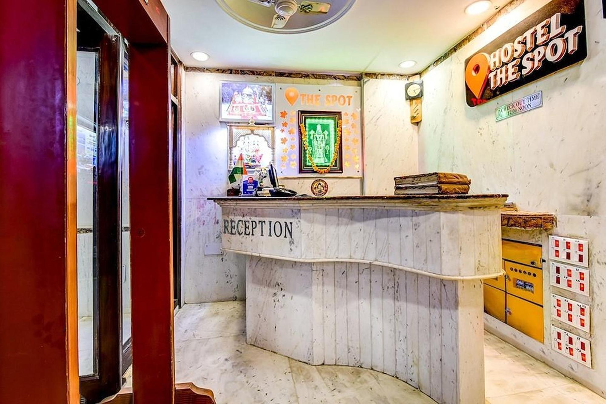 Spot Inn Hostel New Delhi Luaran gambar