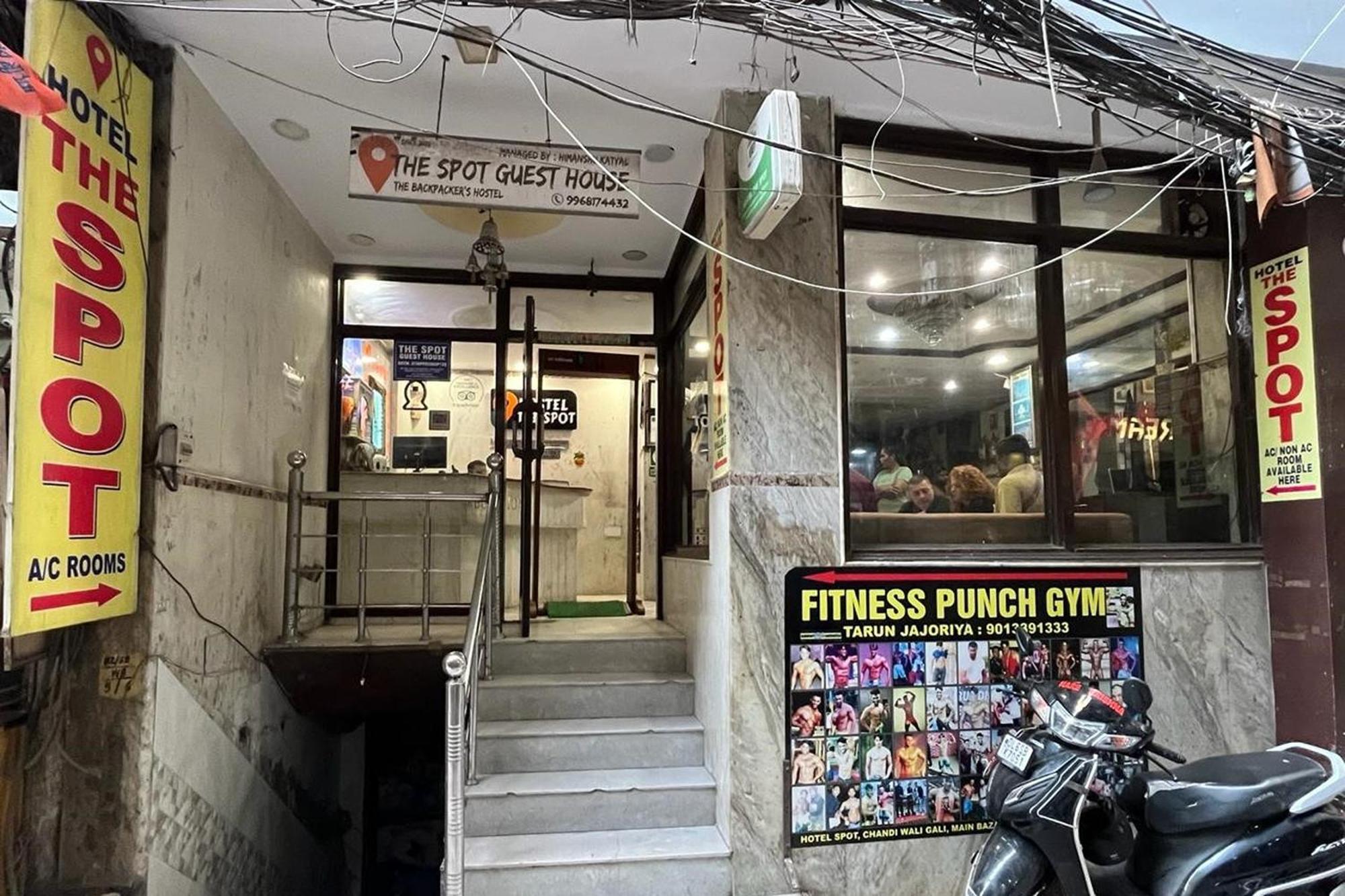 Spot Inn Hostel New Delhi Luaran gambar