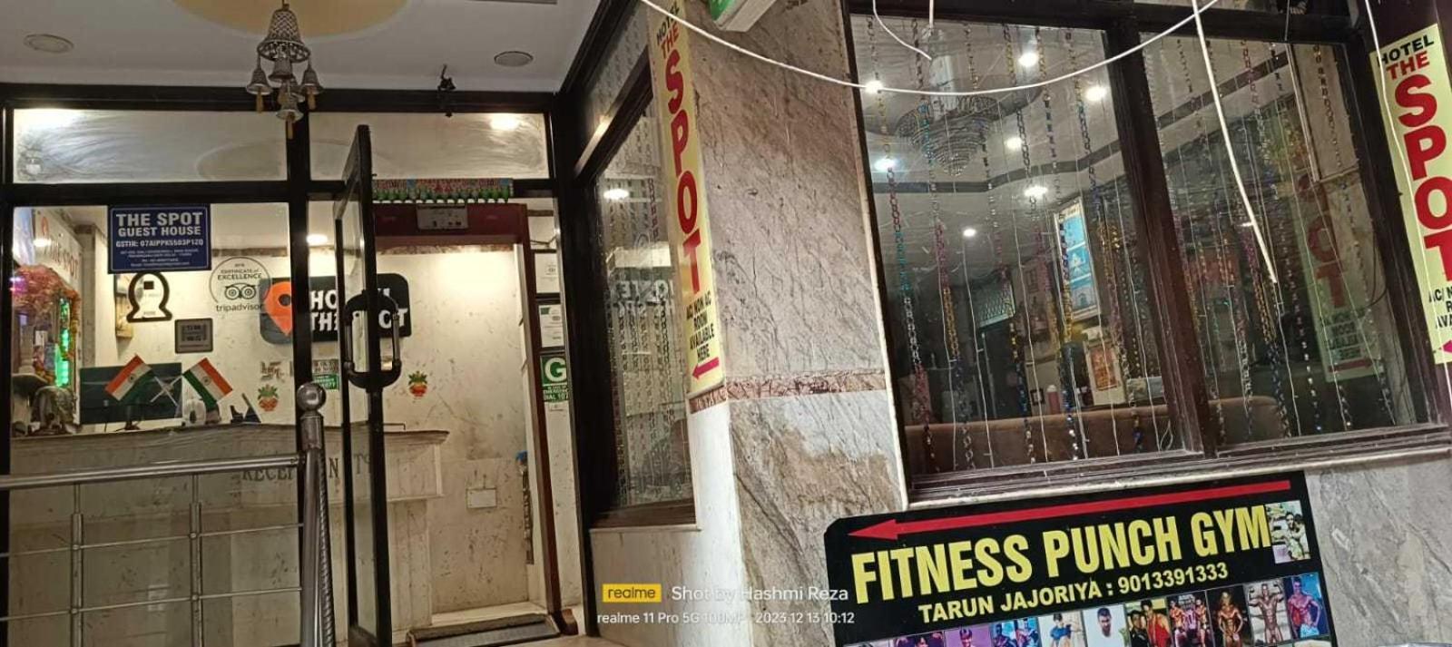 Spot Inn Hostel New Delhi Luaran gambar